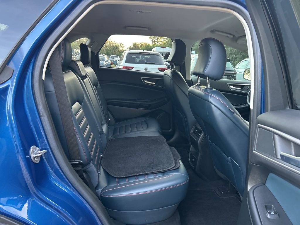 Used 2023 Ford Edge SEL w/ Sport Appearance Package image 39