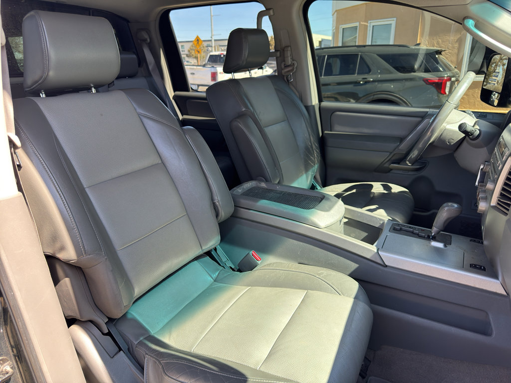 Used 2005 Nissan Titan LE w/ (R02) LE Off-Road Pkg image 28