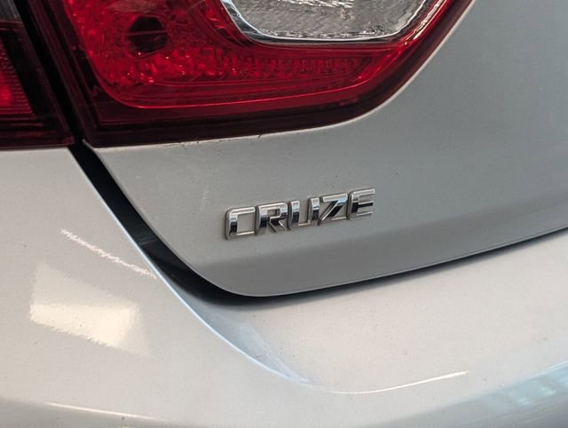 Certified 2018 Chevrolet Cruze LT image 10