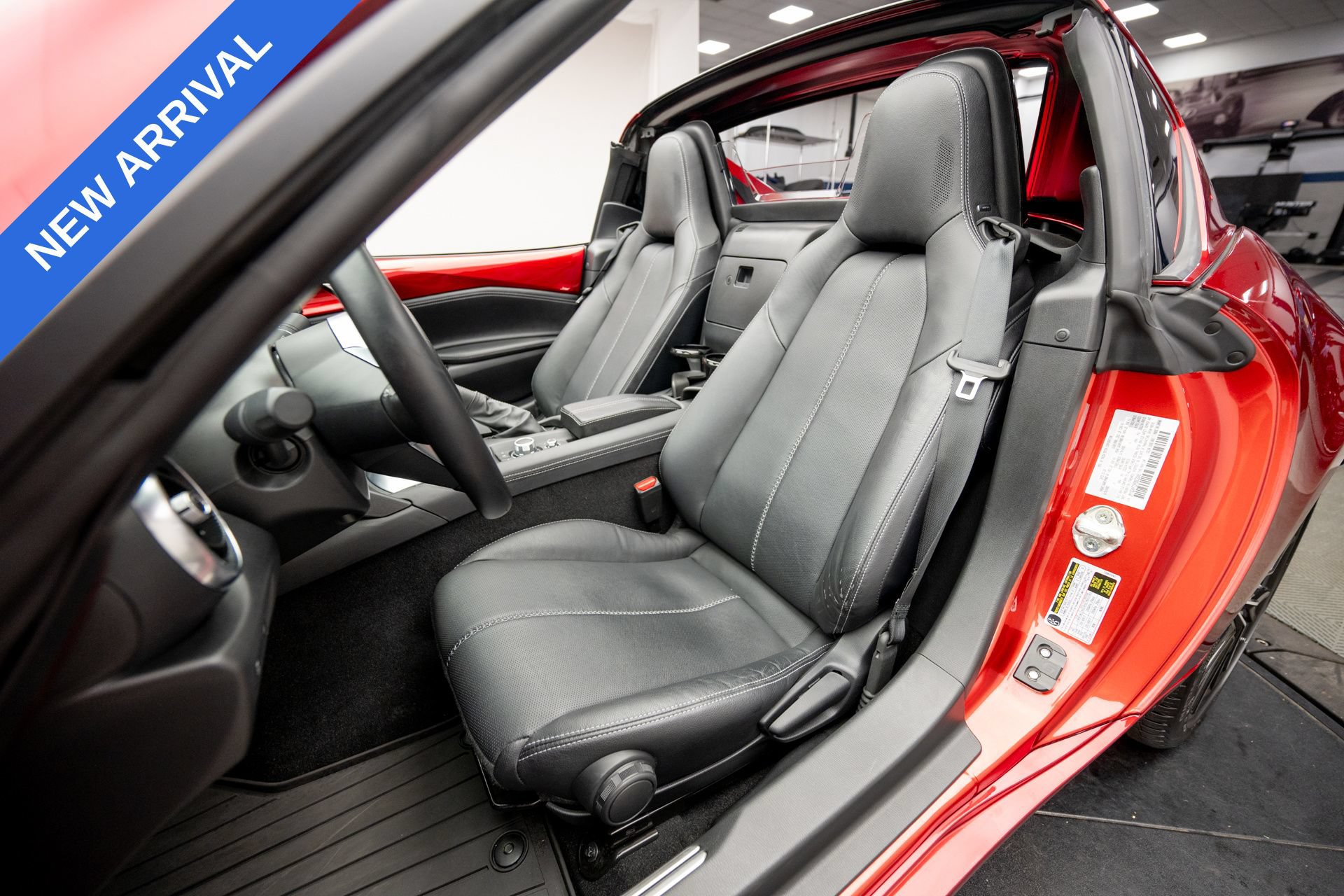 Used 2024 MAZDA MX-5 Miata RF Grand Touring RWD image 11