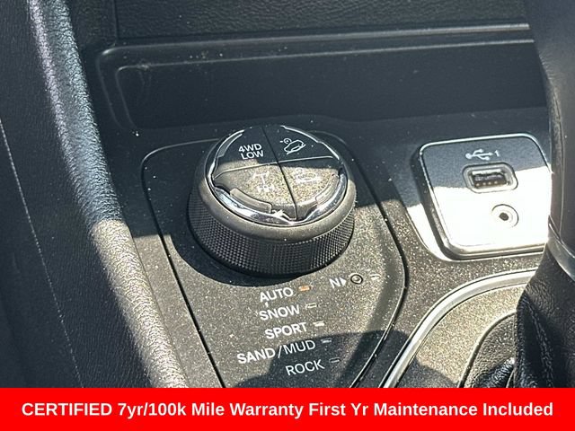 Used 2022 Jeep Cherokee Trailhawk w/ Sun, Sound & Nav Group AWD/4WD image 24
