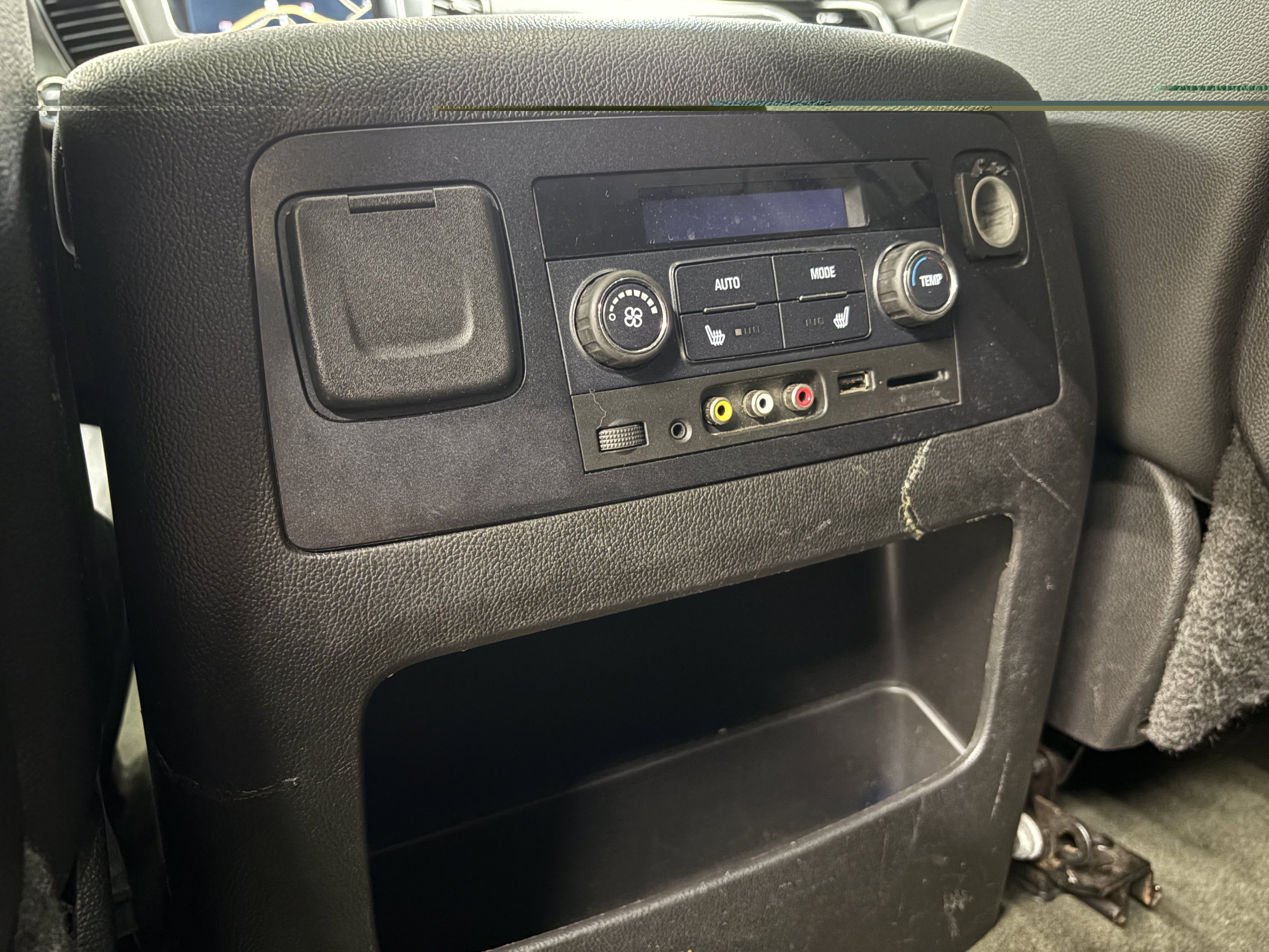 Used 2015 Chevrolet Suburban LT AWD/4WD image 32