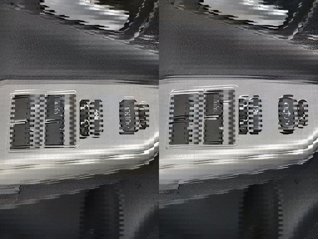 Used 2014 Toyota Camry SE FWD image 24