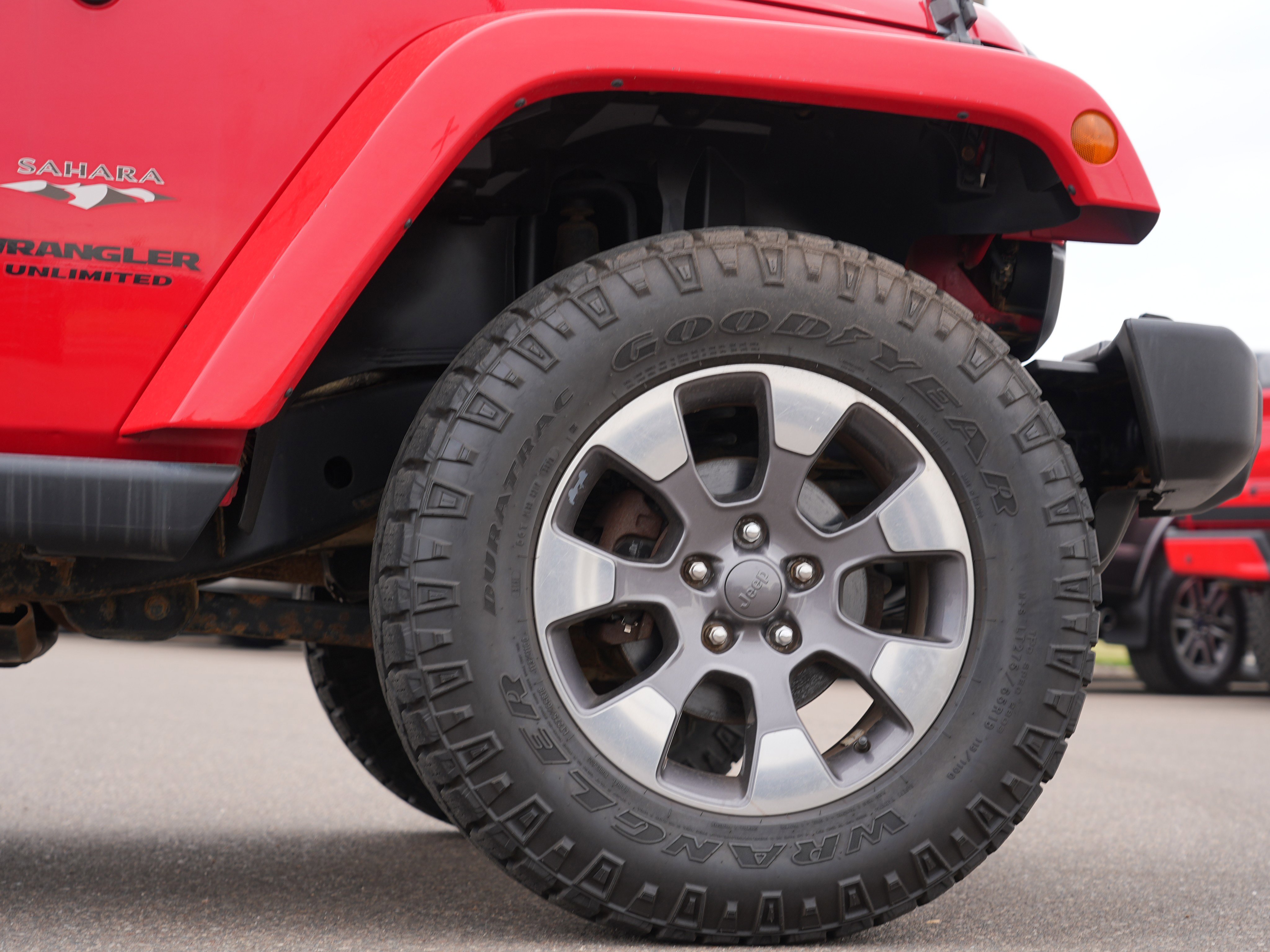 Used 2016 Jeep Wrangler Unlimited Sahara w/ Connectivity Group image 11