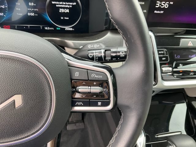 Used 2023 Kia Sorento SX AWD/4WD image 13