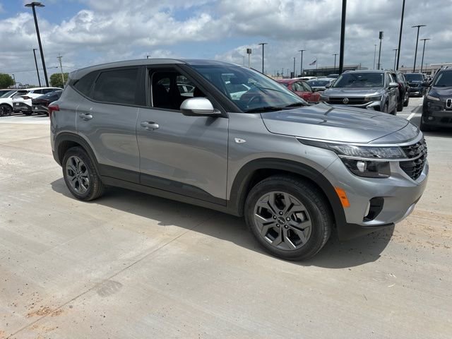 Used 2024 Kia Seltos LX AWD/4WD image 14