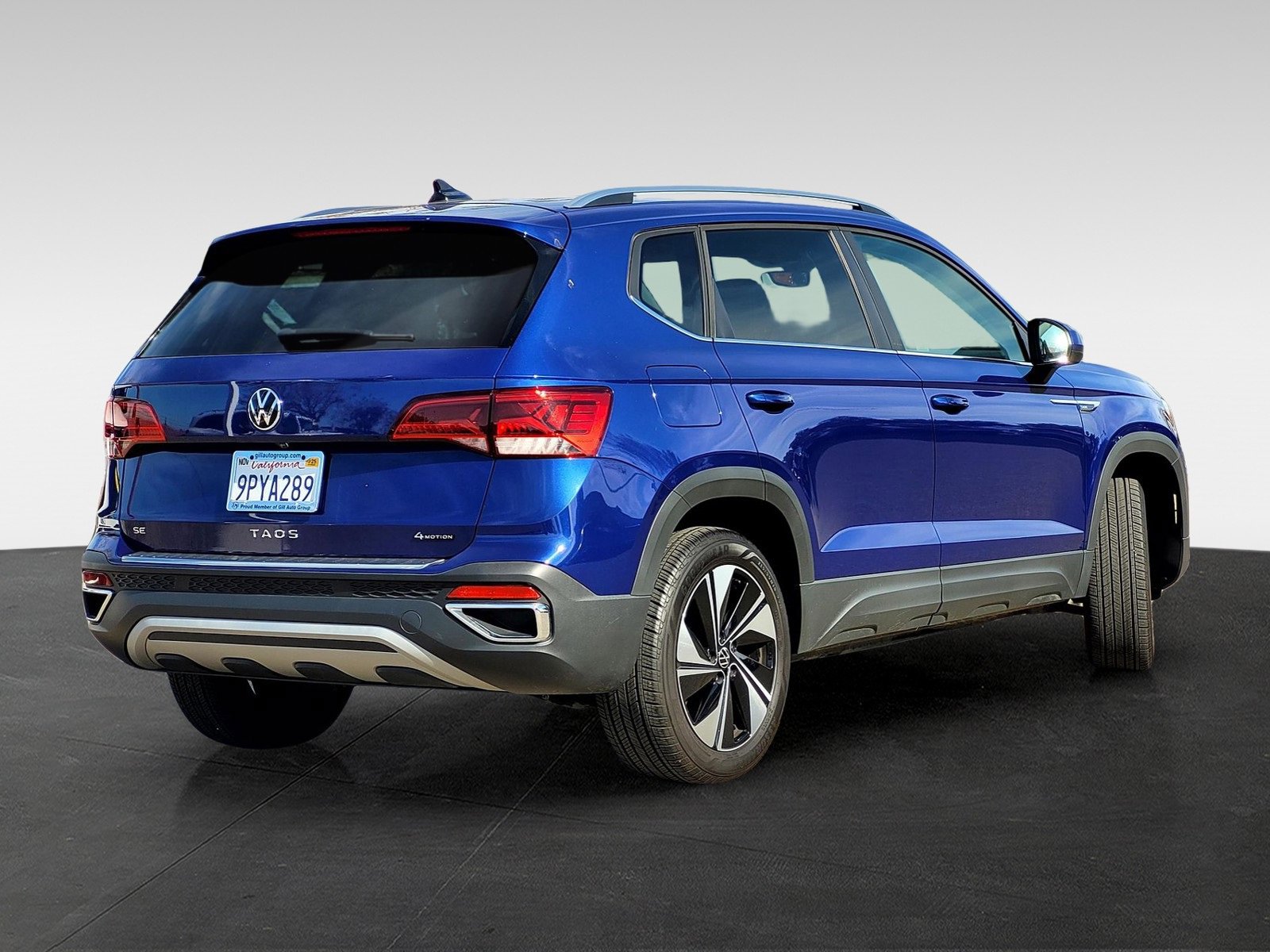 Used 2024 Volkswagen Taos SE w/ Panoramic Sunroof Package image 4