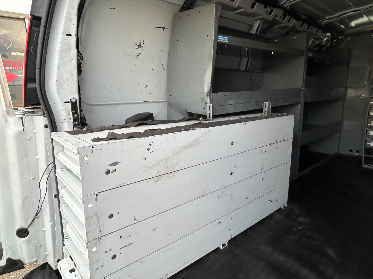 Used 2016 GMC Savana 3500 image 38