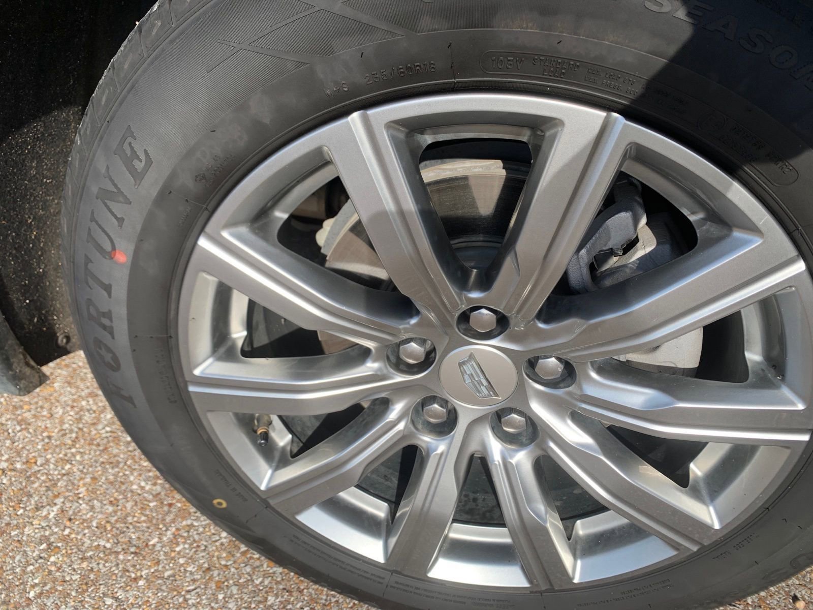 Used 2020 Cadillac XT4 Premium Luxury image 2