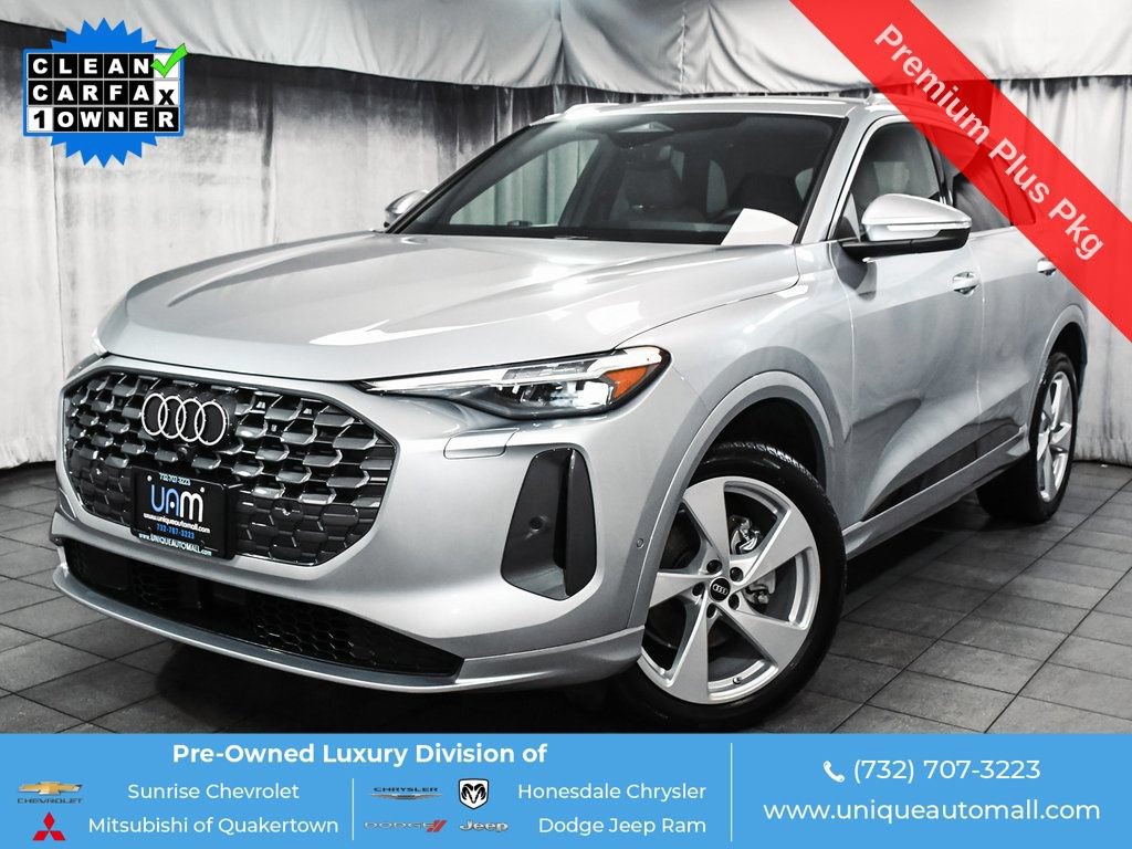 Used 2025 Audi Q5 Premium Plus w/ Premium Plus AWD/4WD image 1