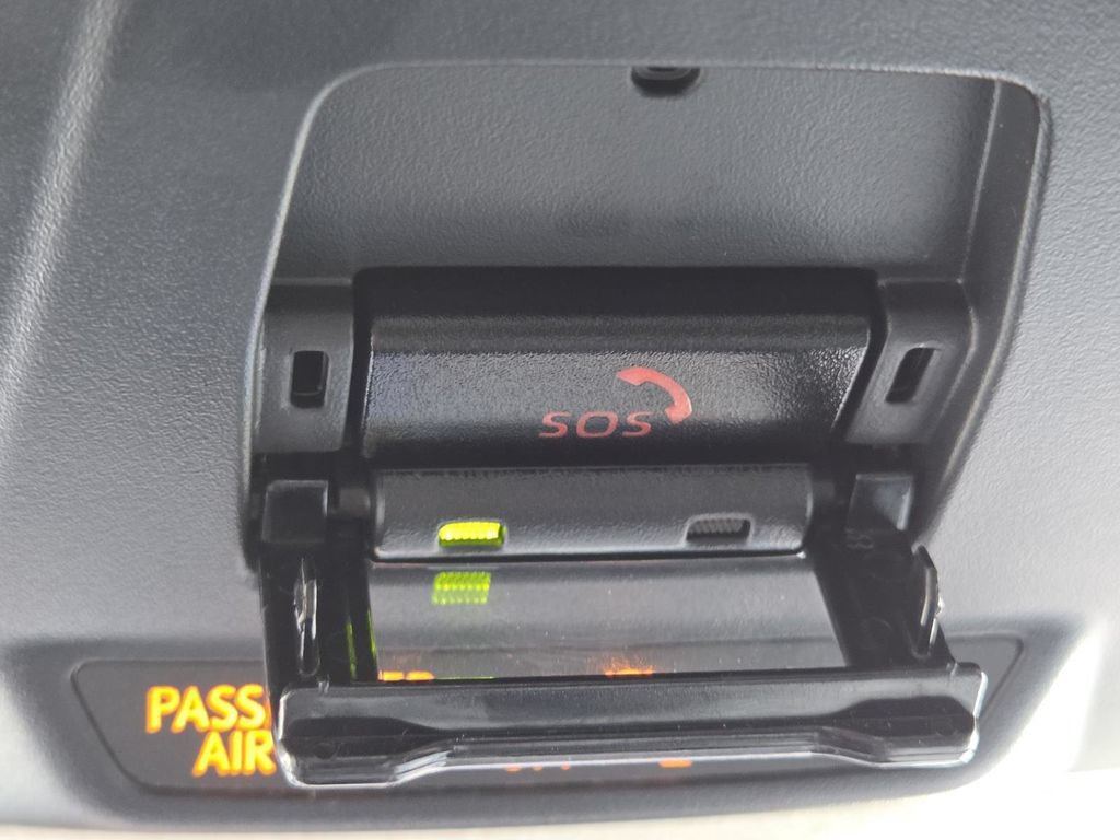 Used 2025 Toyota Corolla LE w/ Convenience Package FWD image 31