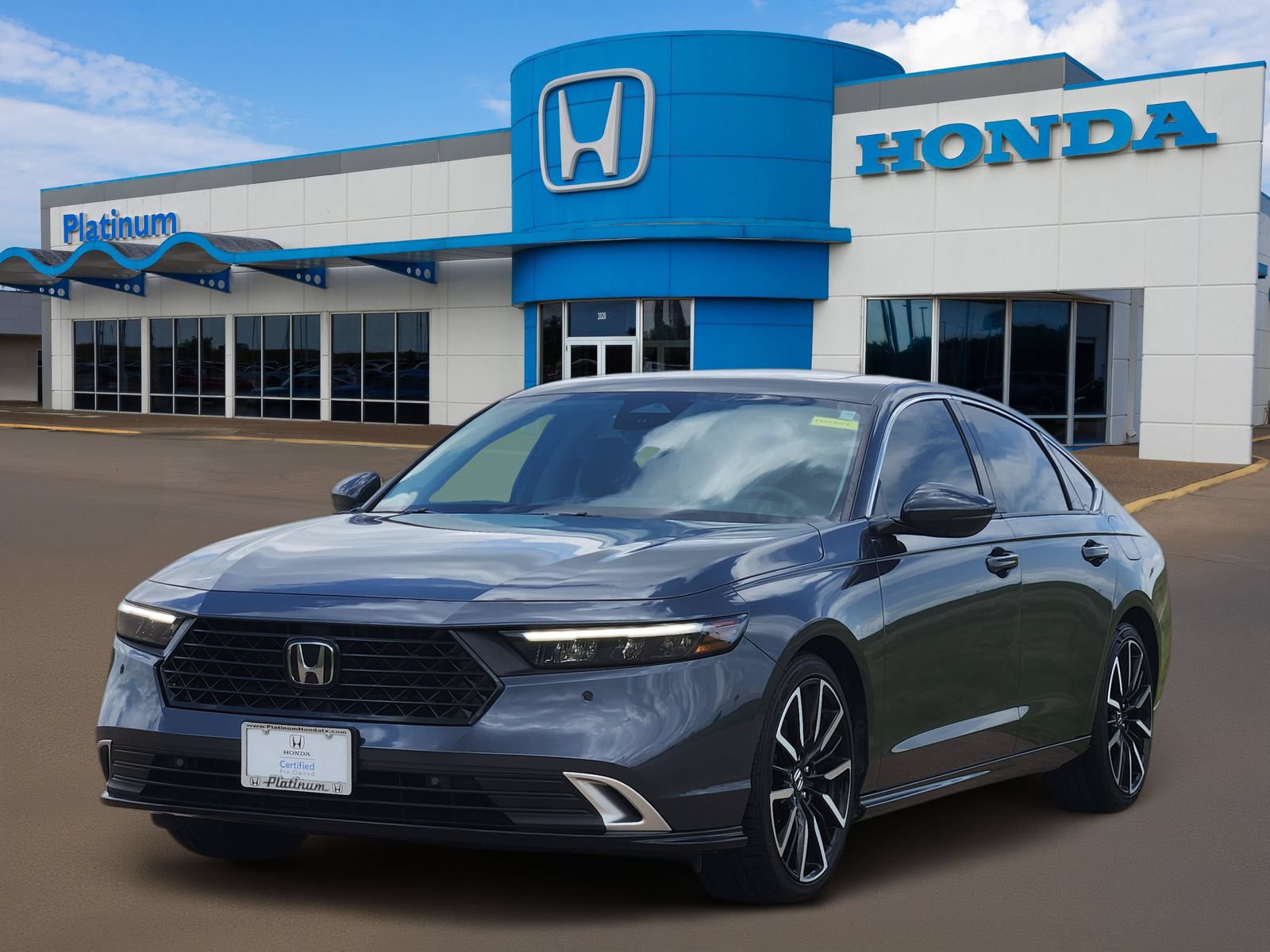 Used 2024 Honda Accord Touring image 2