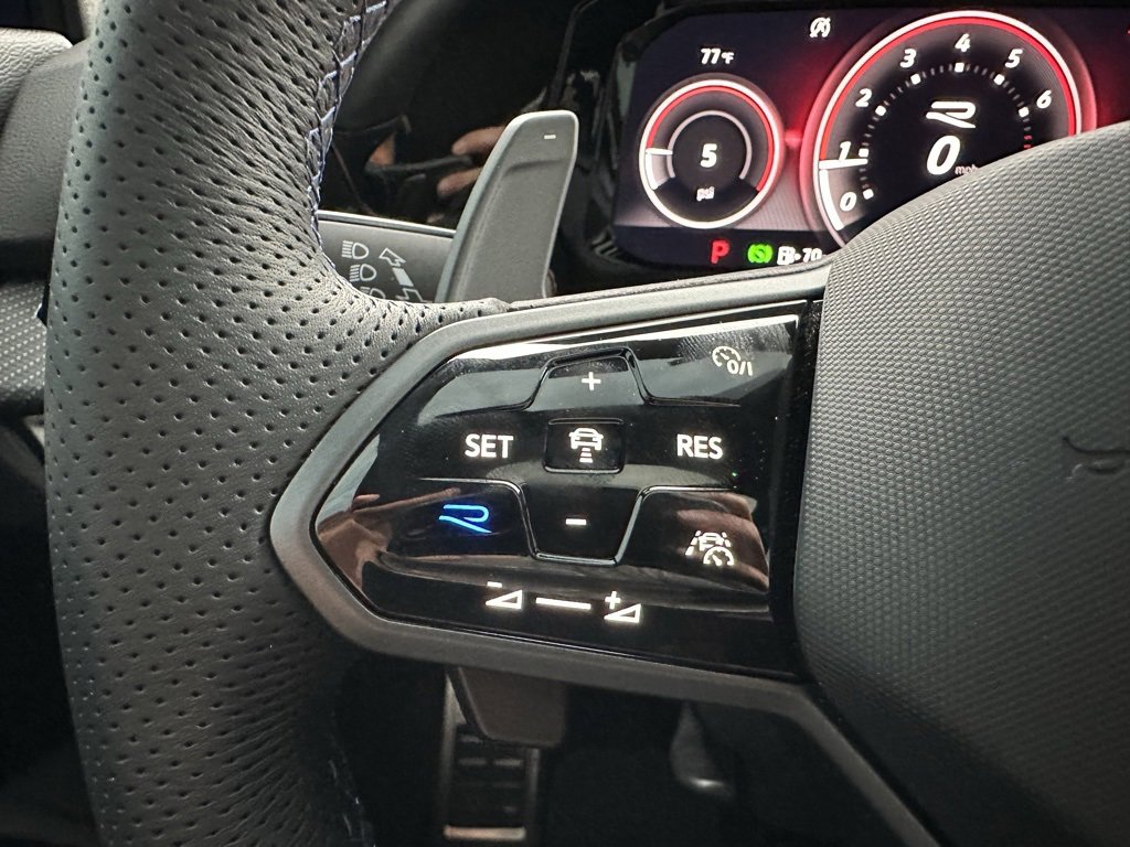 Used 2024 Volkswagen Golf R image 23