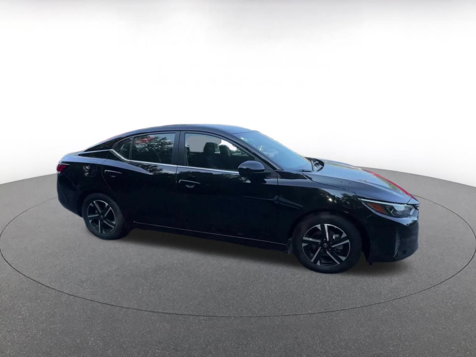 Used 2025 Nissan Sentra SV FWD image 2
