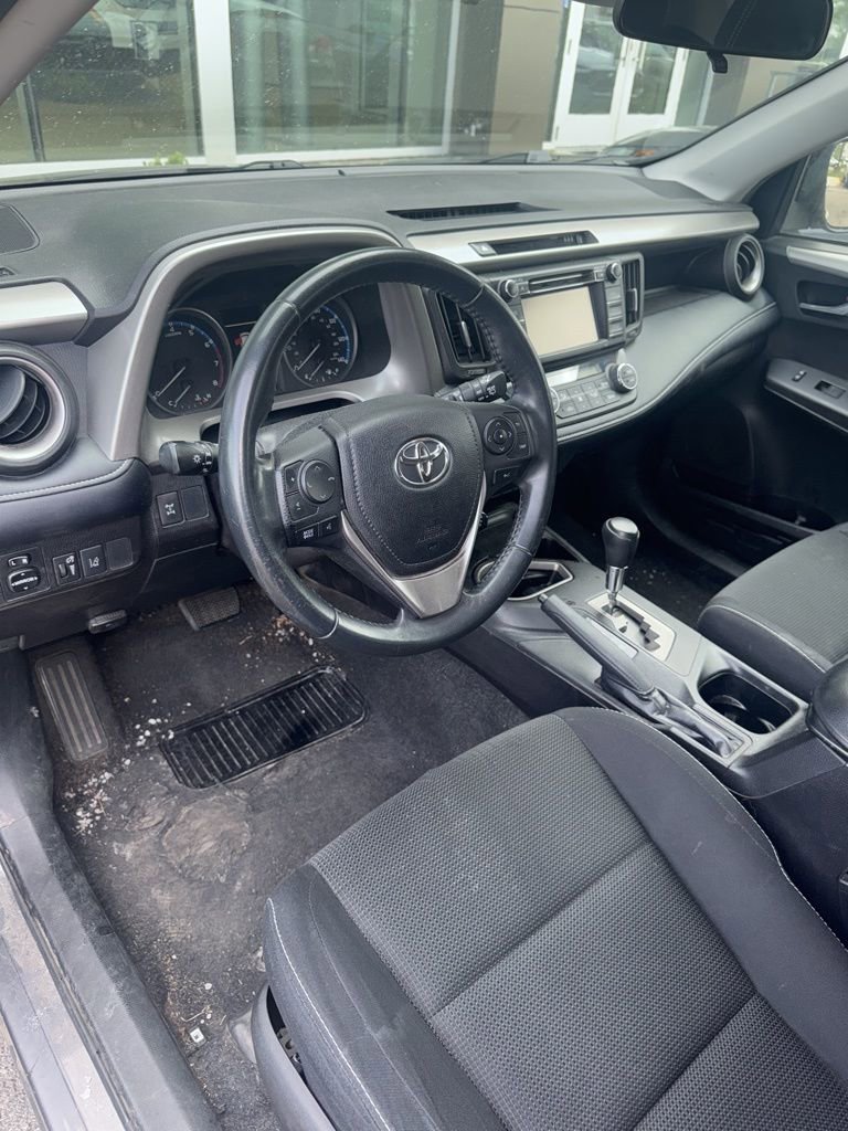 Used 2018 Toyota RAV4 XLE AWD/4WD image 7