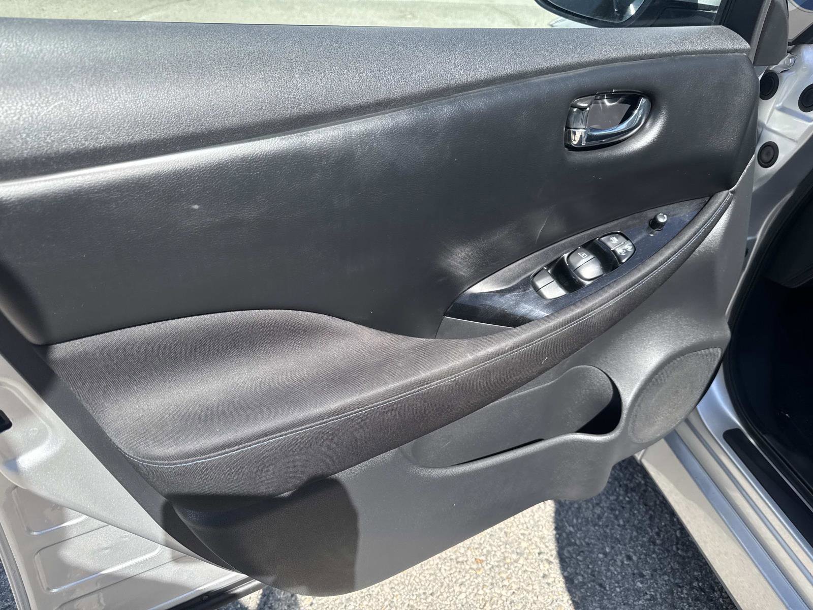 Used 2021 Nissan Leaf SV image 12