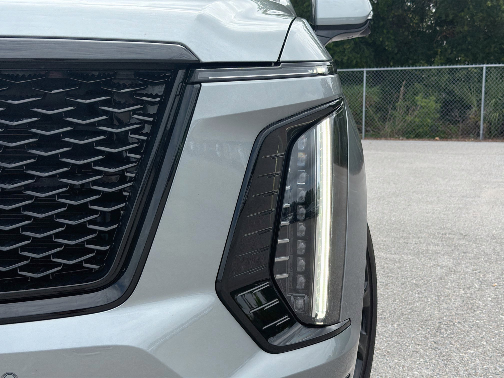 Used 2026 Cadillac Escalade Platinum Sport w/ LPO, ONYX Package AWD/4WD image 9