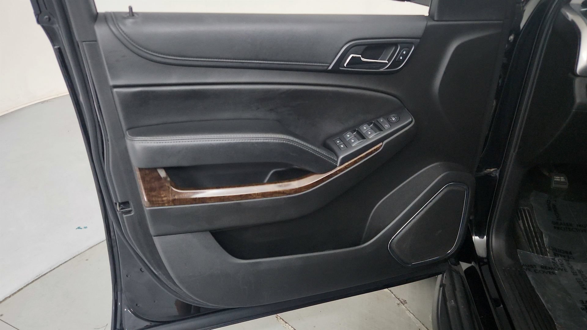 Used 2019 Chevrolet Tahoe LS AWD/4WD image 17