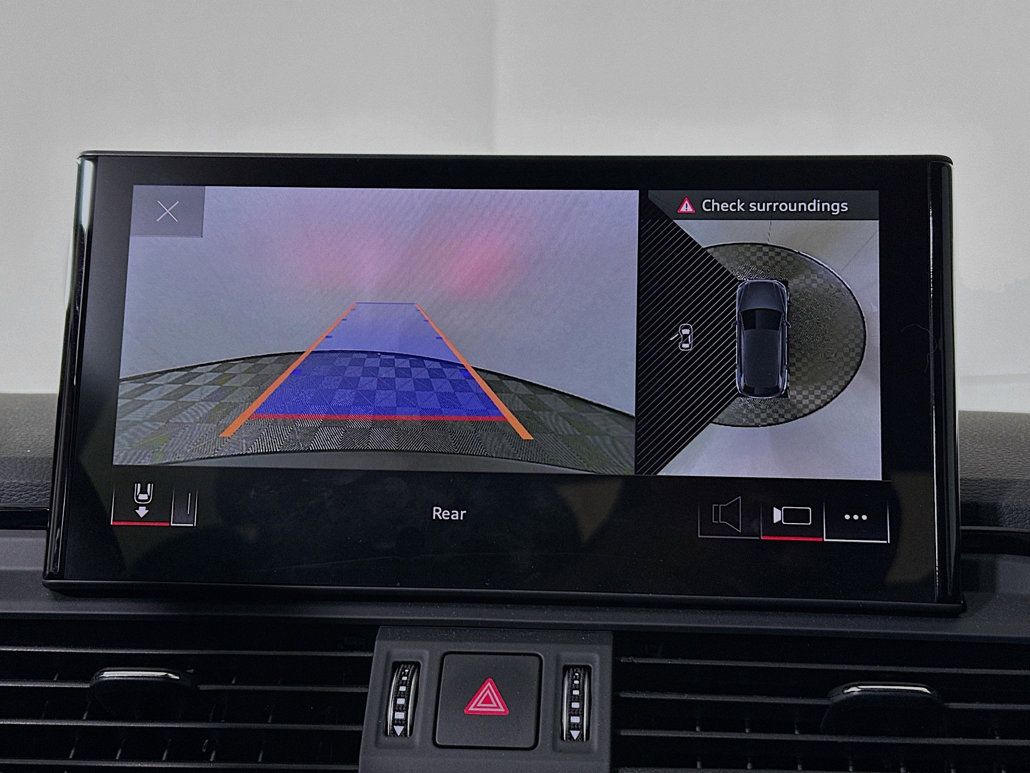 Used 2024 Audi Q5 e Premium Plus w/ Premium Plus Package image 25