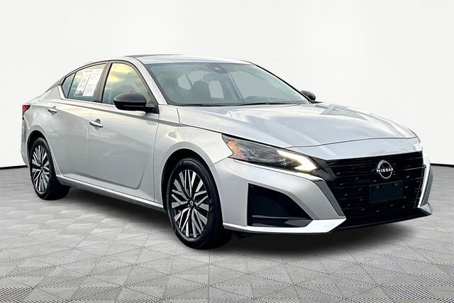 Used 2024 Nissan Altima 2.5 SV