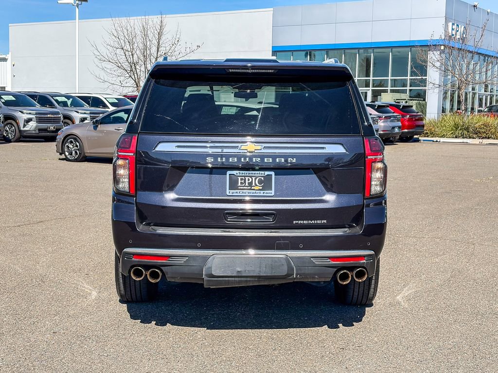 Used 2023 Chevrolet Suburban Premier image 3