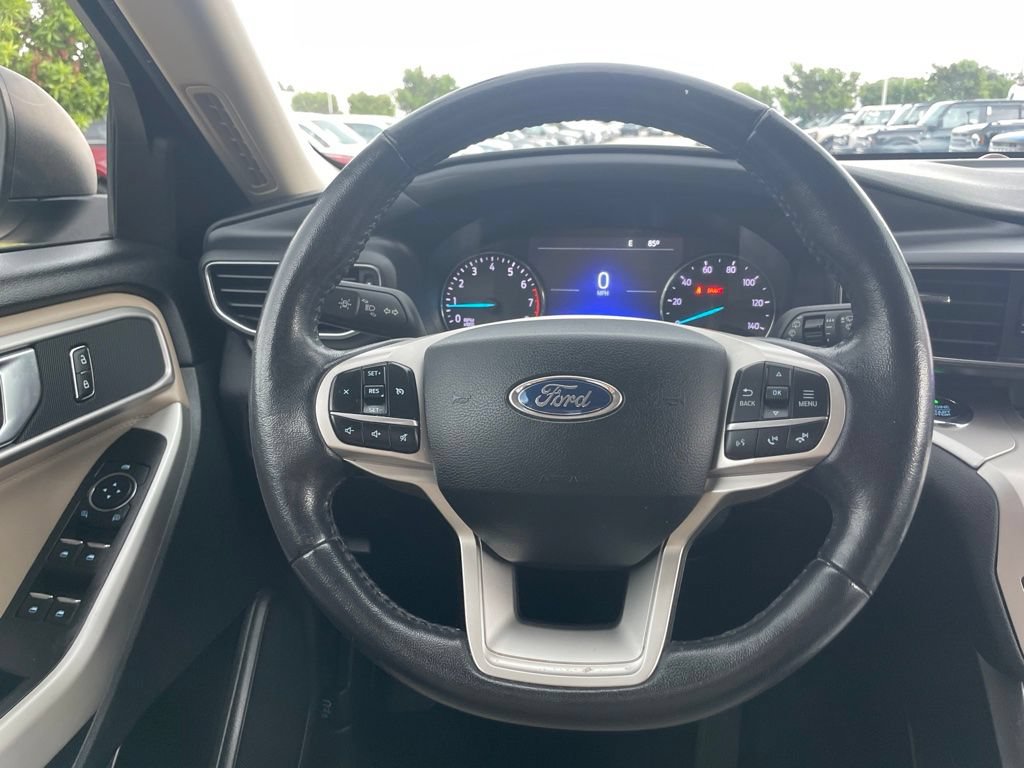 Used 2021 Ford Explorer XLT w/ Equipment Group 202A RWD image 12