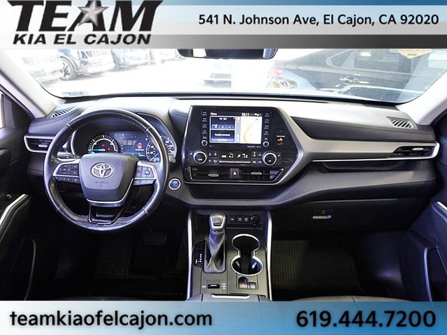 Used 2021 Toyota Highlander XLE AWD/4WD image 23