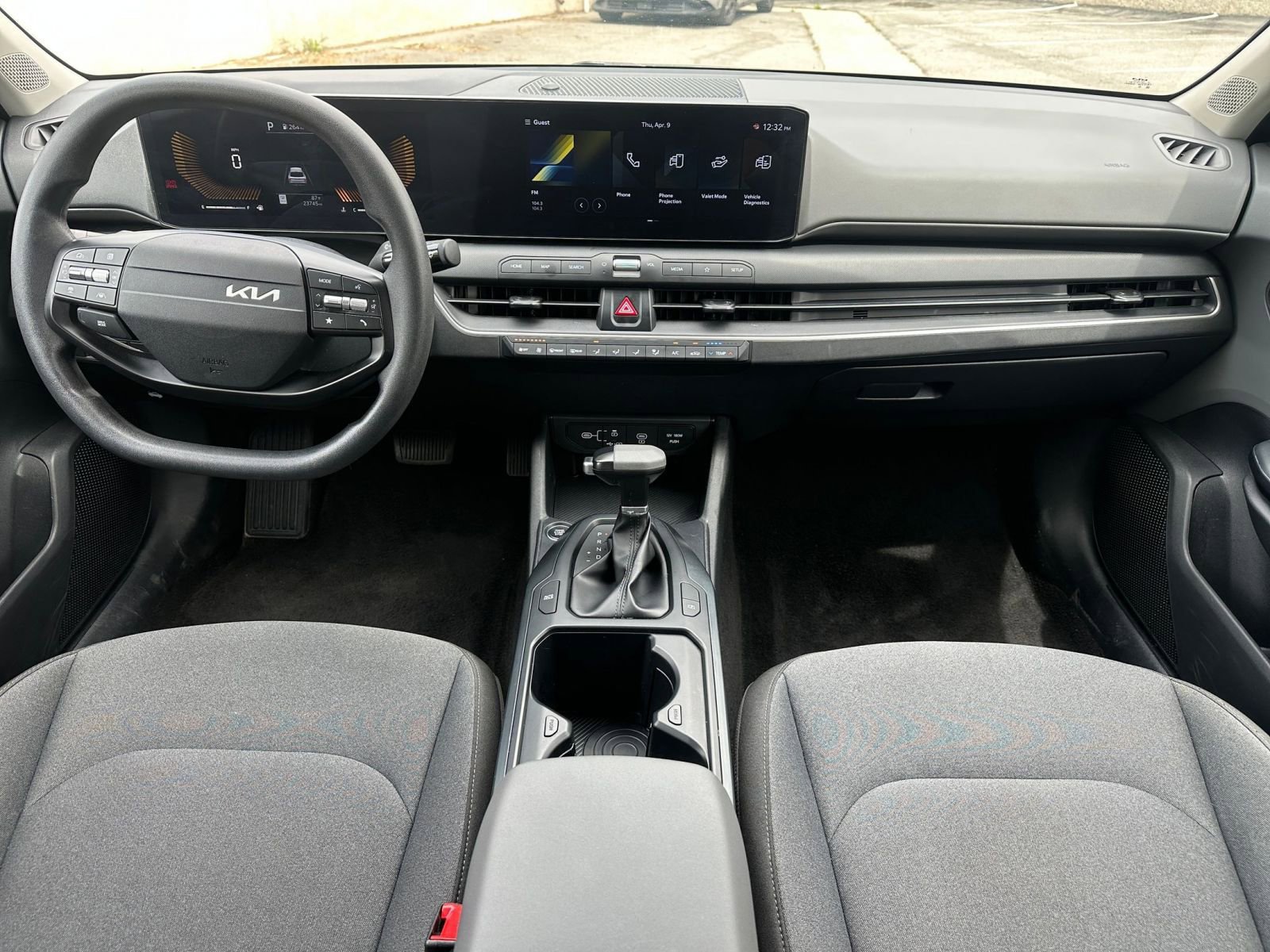 Used 2025 Kia K4 LXS image 32