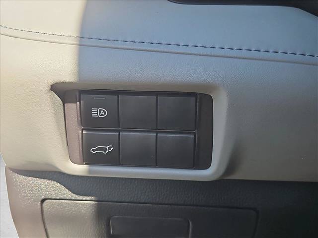 Used 2023 Toyota Highlander XLE AWD/4WD image 17