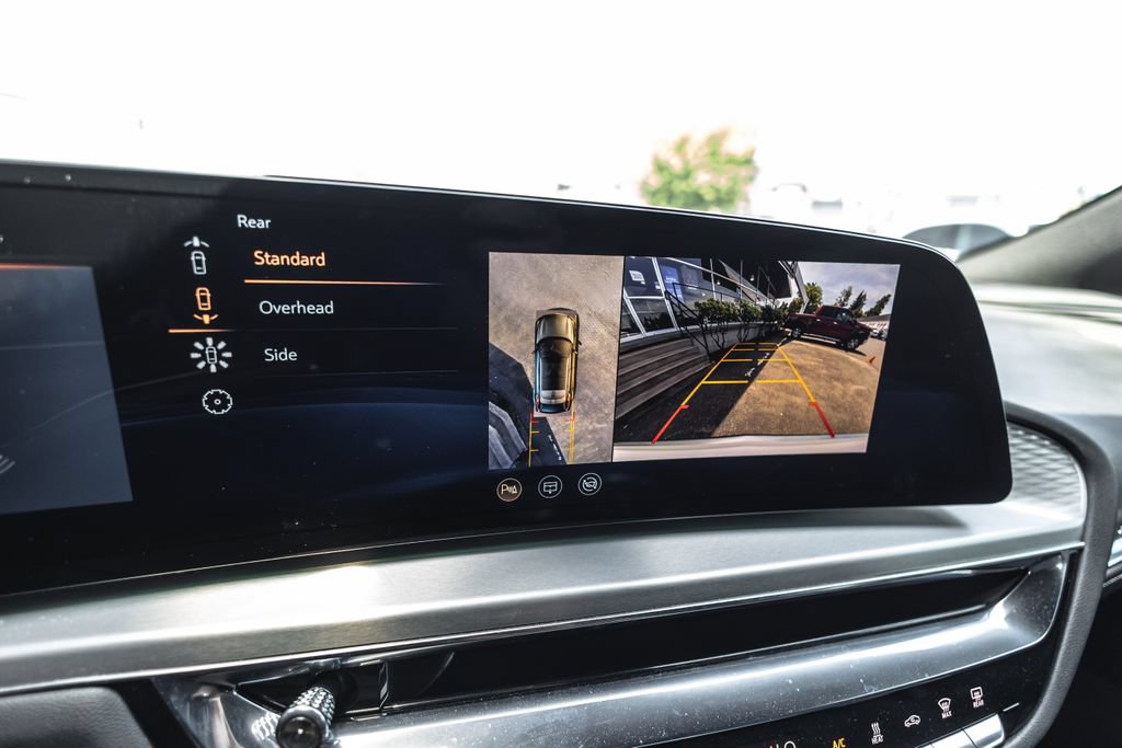 Used 2024 Cadillac Lyriq Luxury RWD image 12