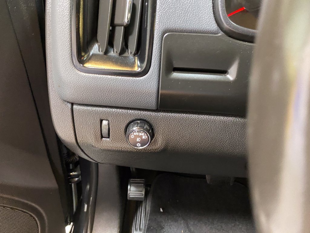 Used 2018 Chevrolet Colorado Z71 RWD image 33