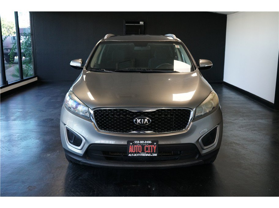 Used 2017 Kia Sorento LX FWD image 2