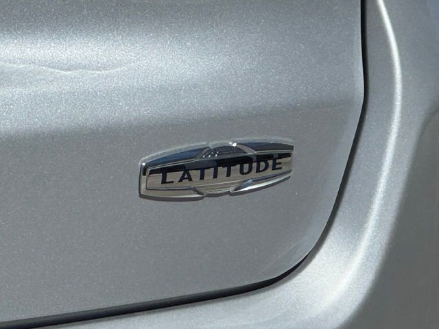 New 2025 Jeep Compass Latitude image 14