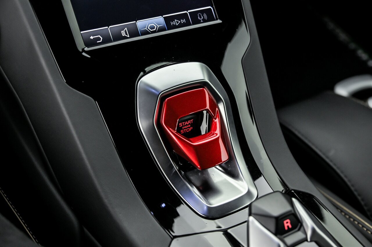 Used 2022 Lamborghini Huracan EVO RWD image 30