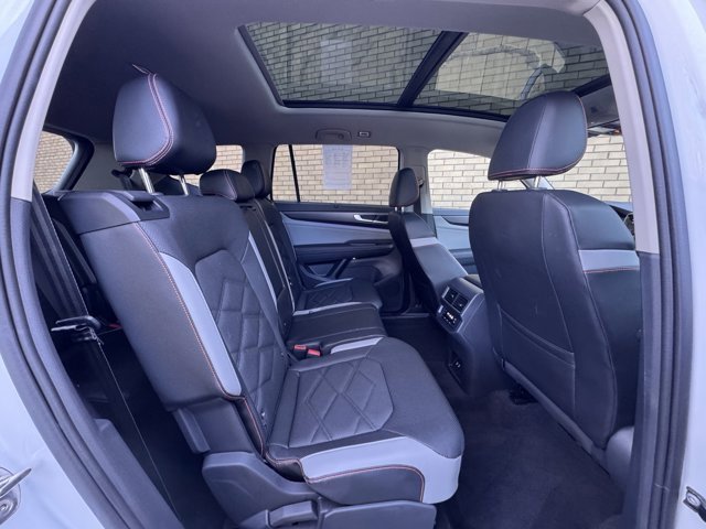 Used 2024 Volkswagen Atlas Peak Edition SE image 51