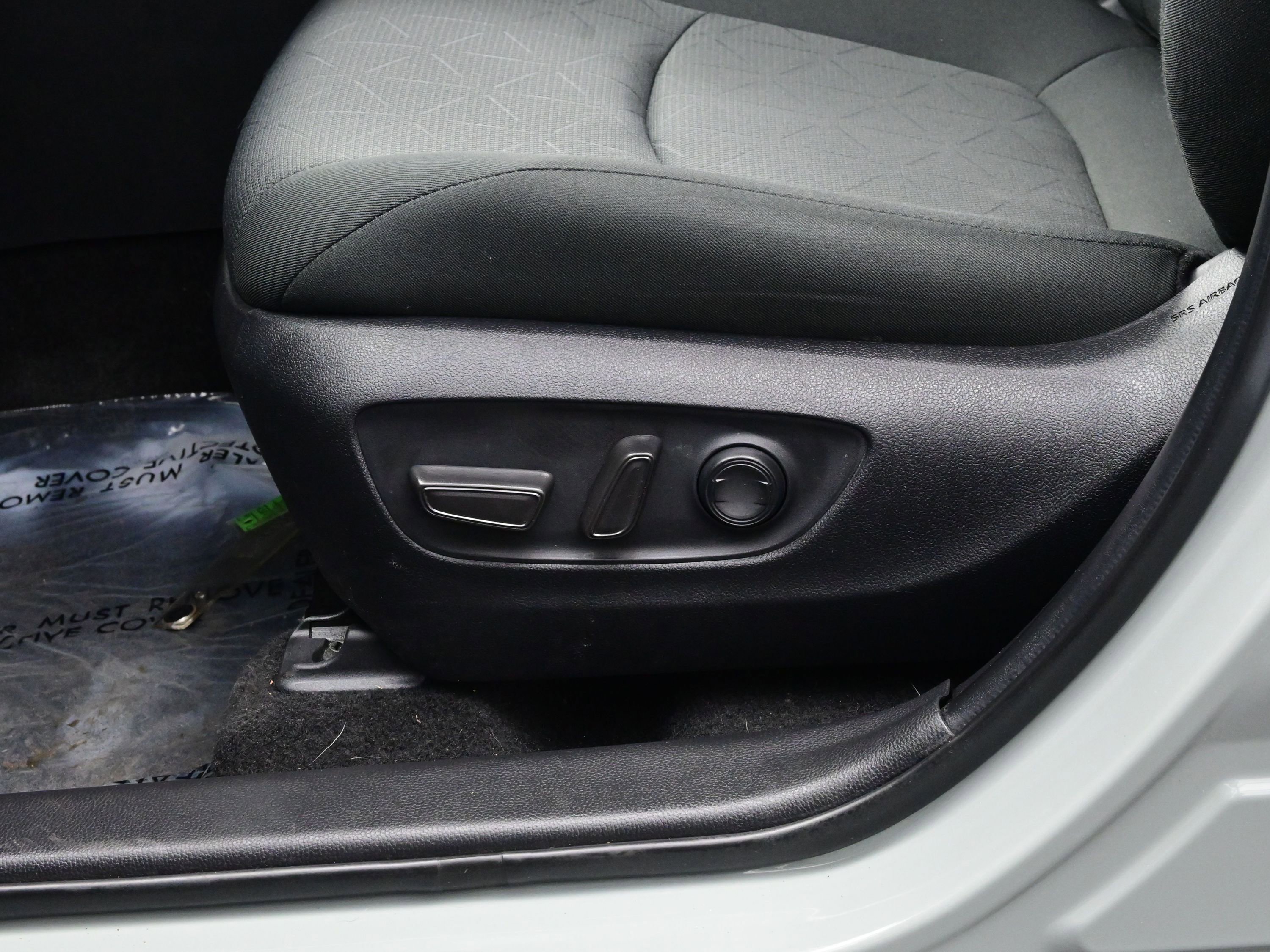 Used 2021 Toyota RAV4 XLE w/ Convenience Package image 11