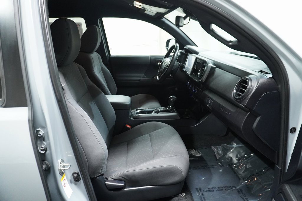 Used 2019 Toyota Tacoma TRD Sport image 11