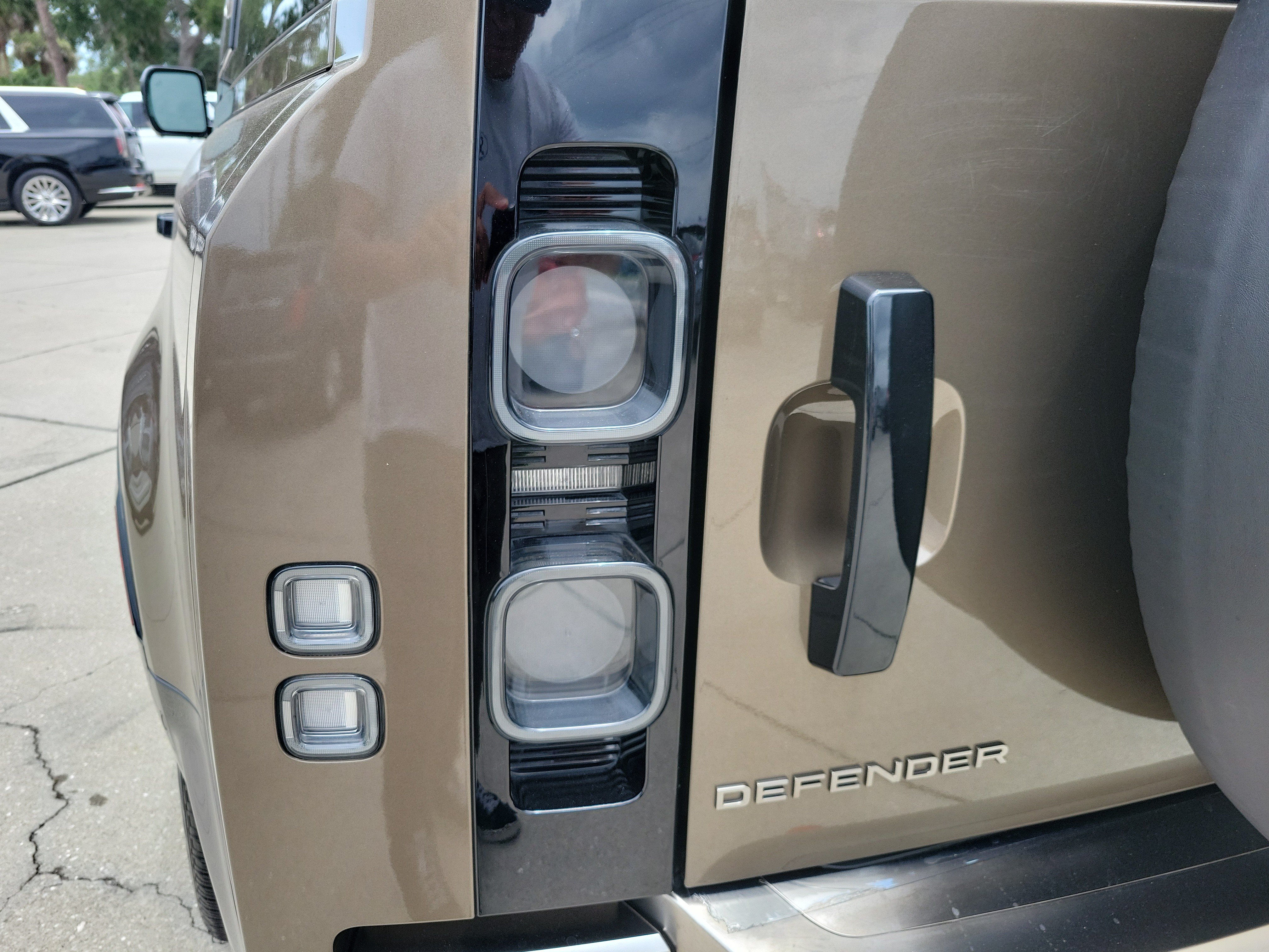 Used 2024 Land Rover Defender 130 X AWD/4WD image 10