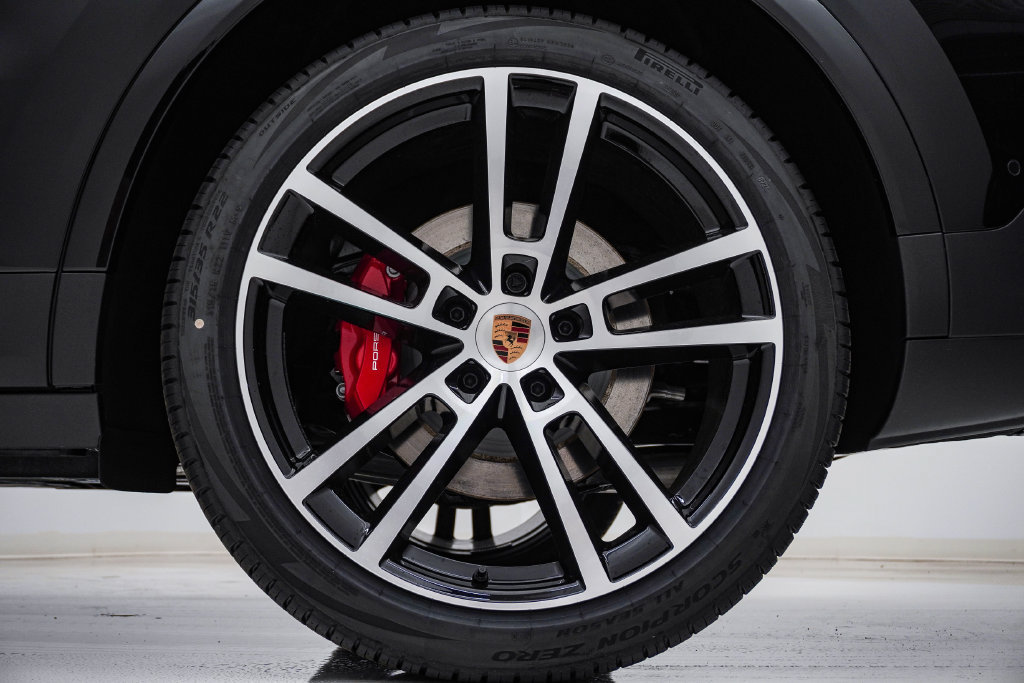 New 2026 Porsche Cayenne S AWD/4WD image 13