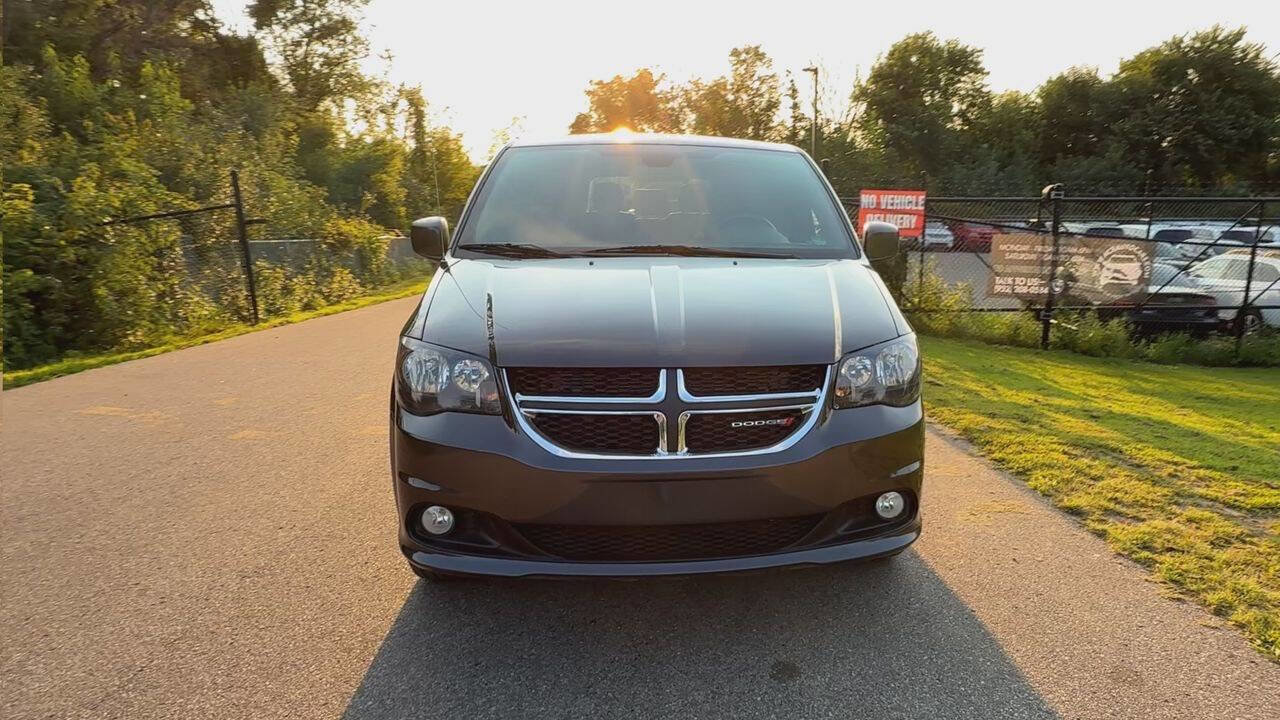 Used 2019 Dodge Grand Caravan SXT w/ Blacktop Package image 7