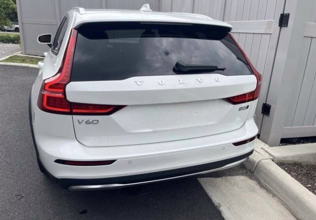 Used 2024 Volvo V60 B5 Cross Country Ultimate AWD/4WD image 4