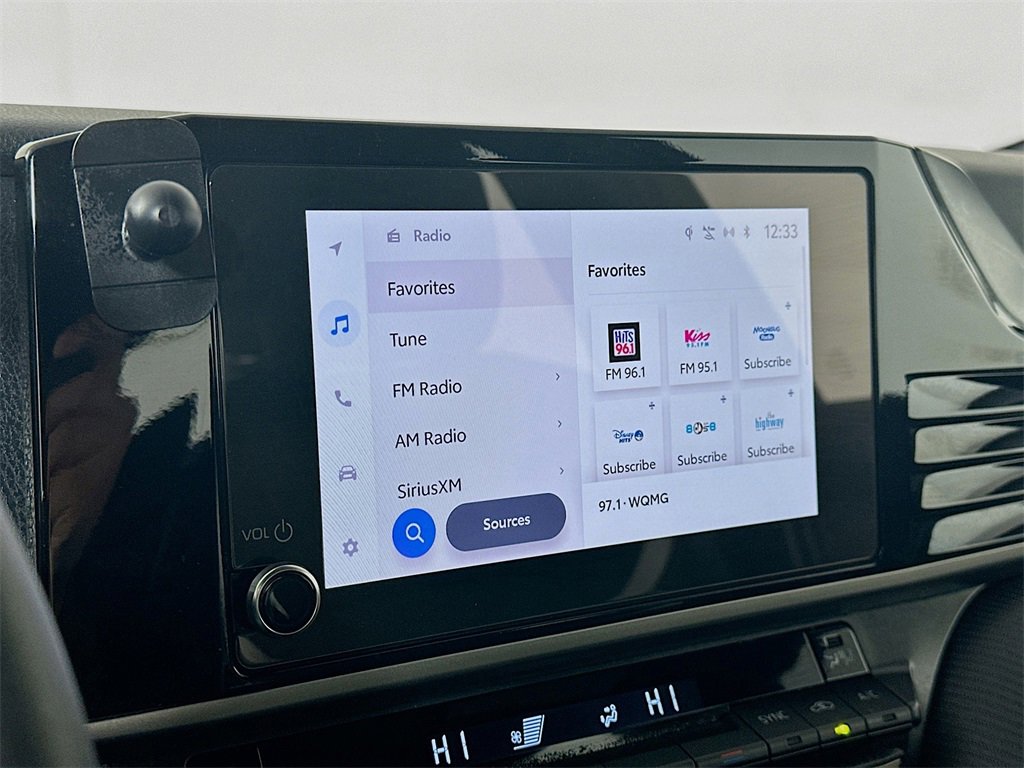 Used 2025 Toyota Camry SE image 17