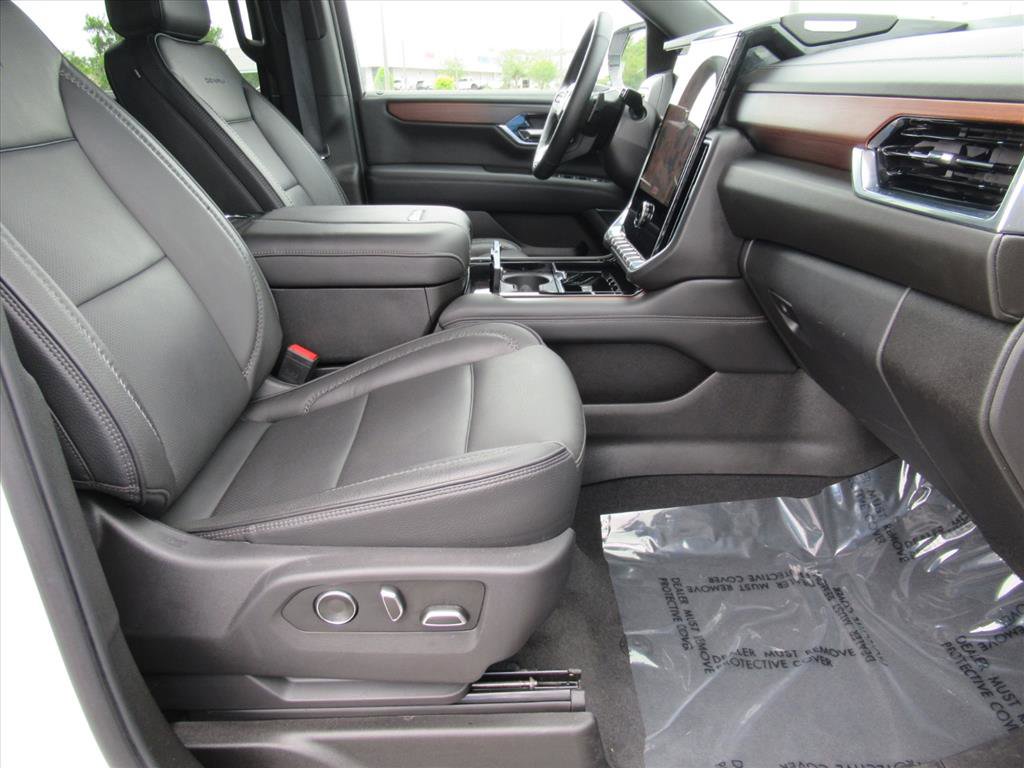 Used 2025 GMC Yukon XL Denali image 10