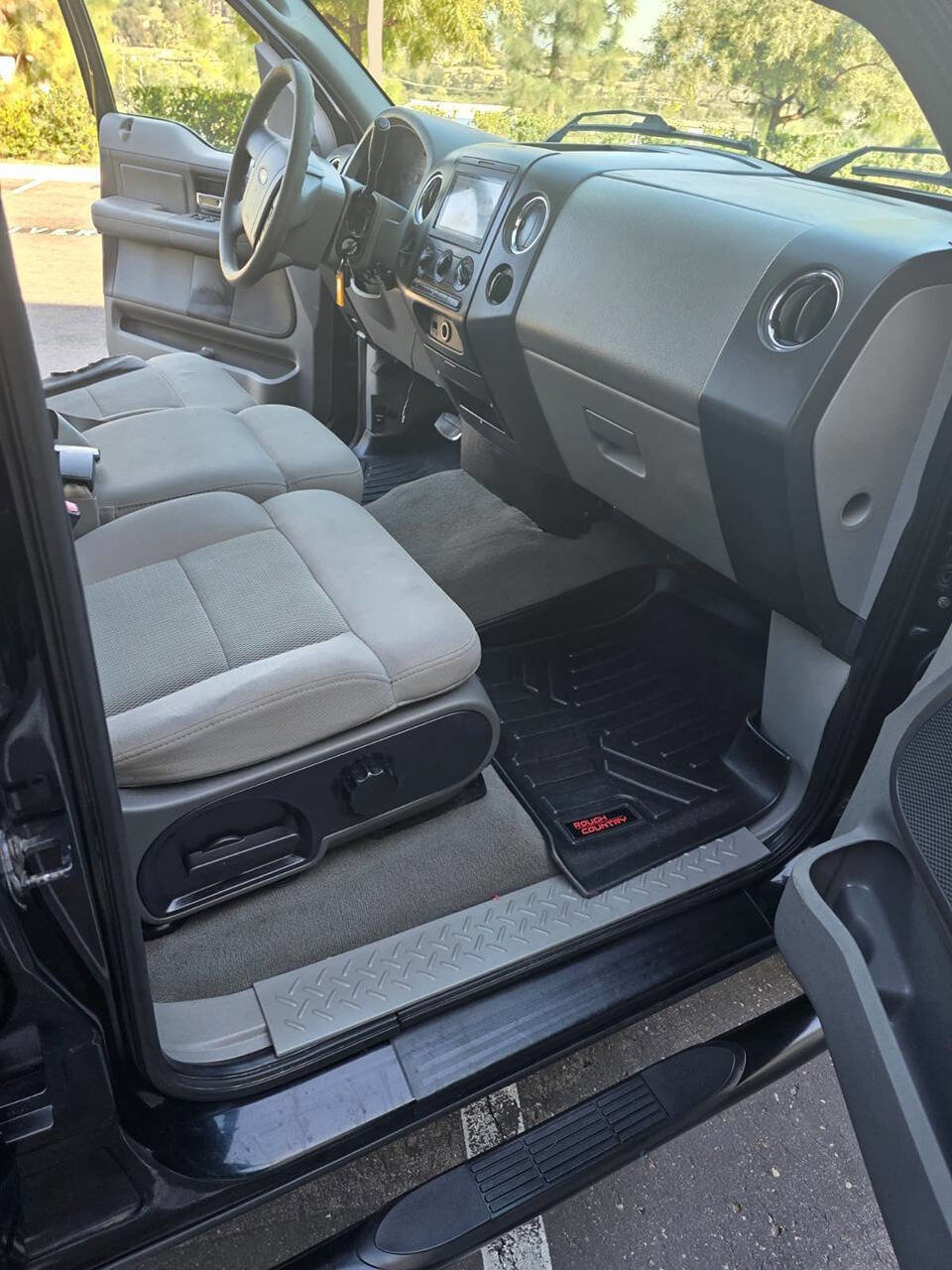 Used 2005 Ford F150 Lariat image 11