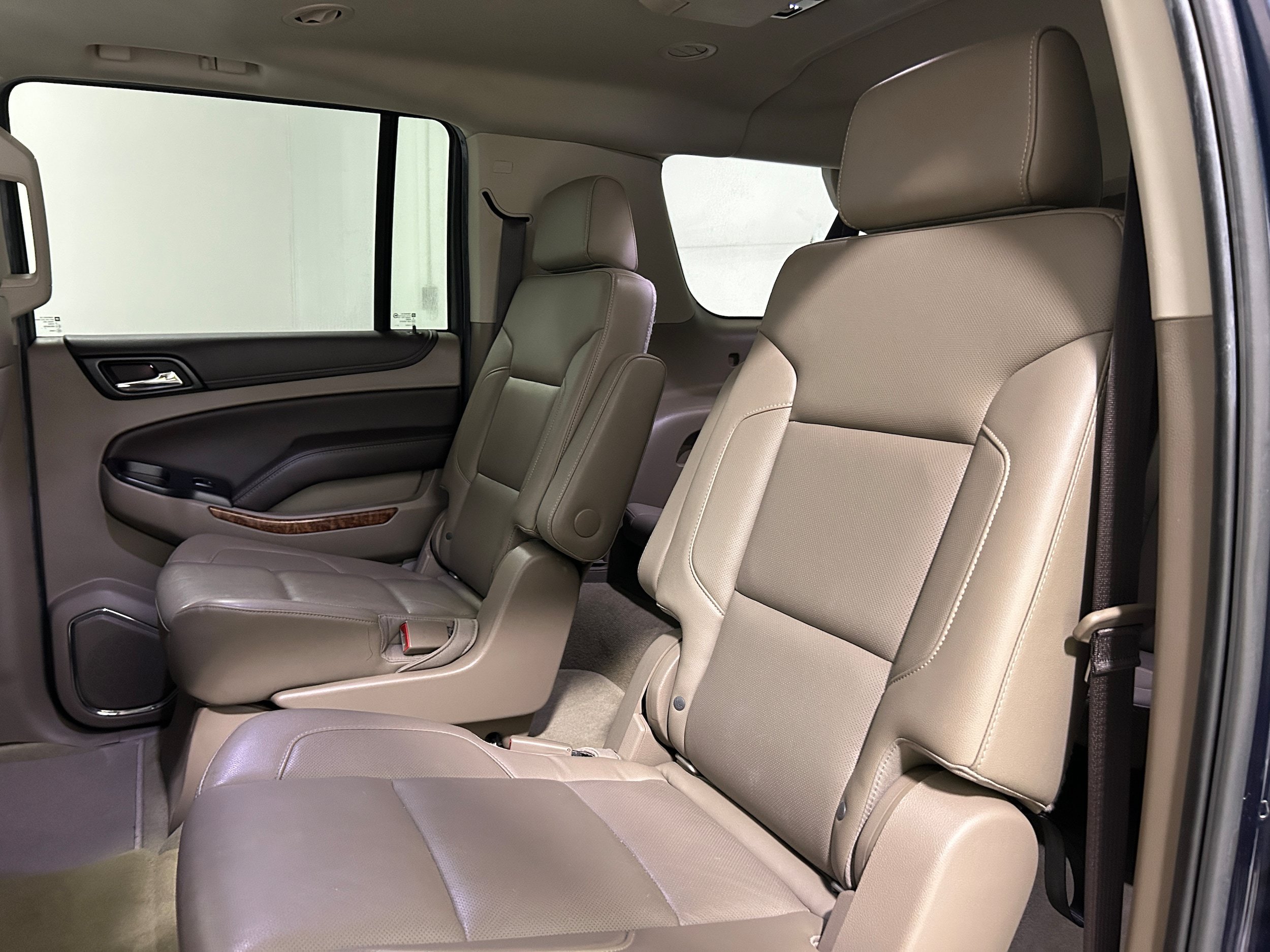 Used 2017 Chevrolet Suburban Premier AWD/4WD image 30