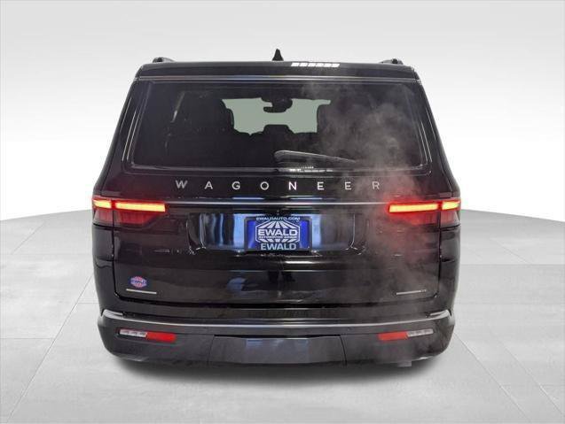 Certified 2022 Jeep Wagoneer Series II w/ Rear Seat Video Group 1 AWD/4WD image 4