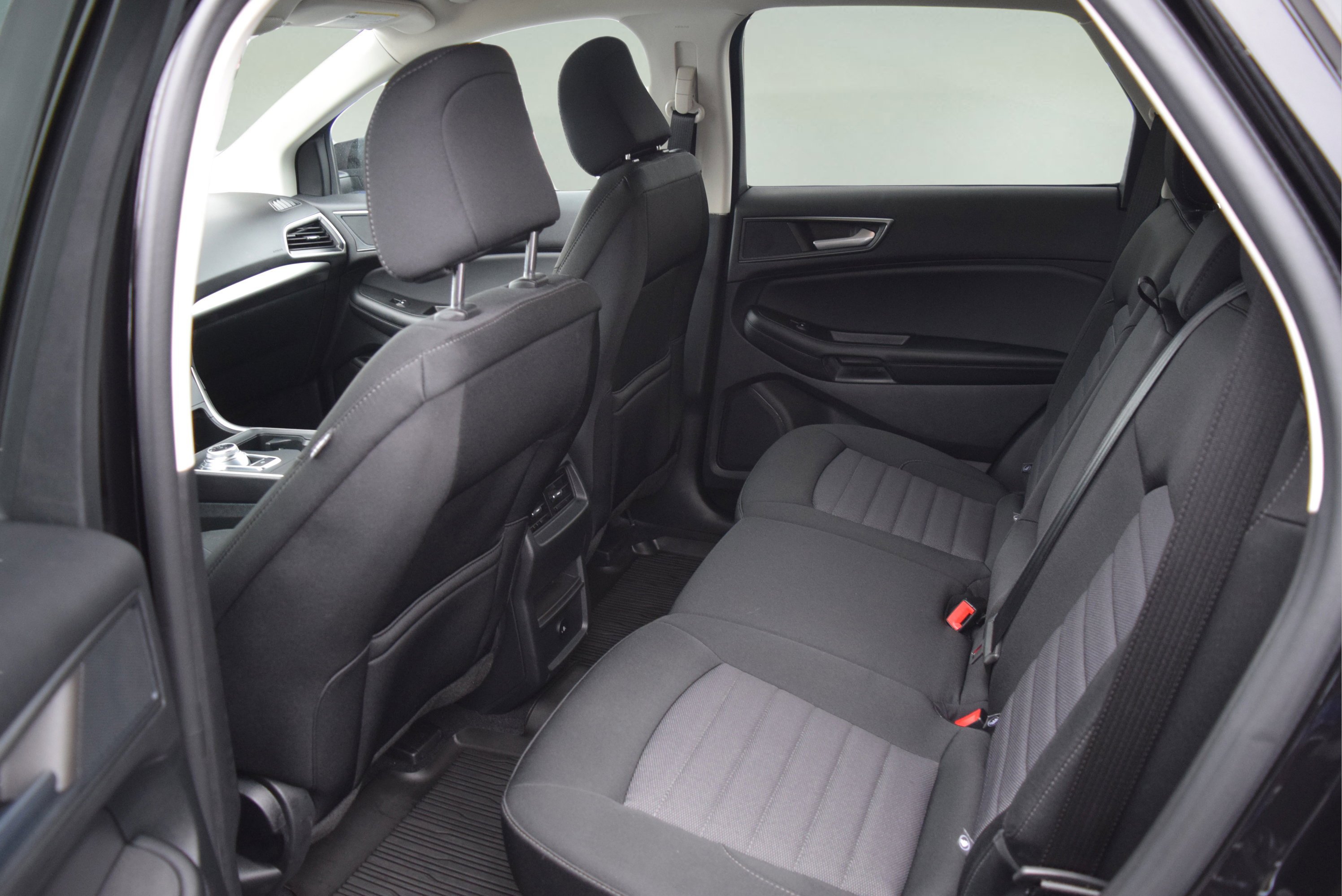 Certified 2023 Ford Edge SE w/ Black Appearance Package AWD/4WD image 8