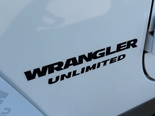 Used 2012 Jeep Wrangler Unlimited Rubicon w/ Dual Top Group AWD/4WD image 6