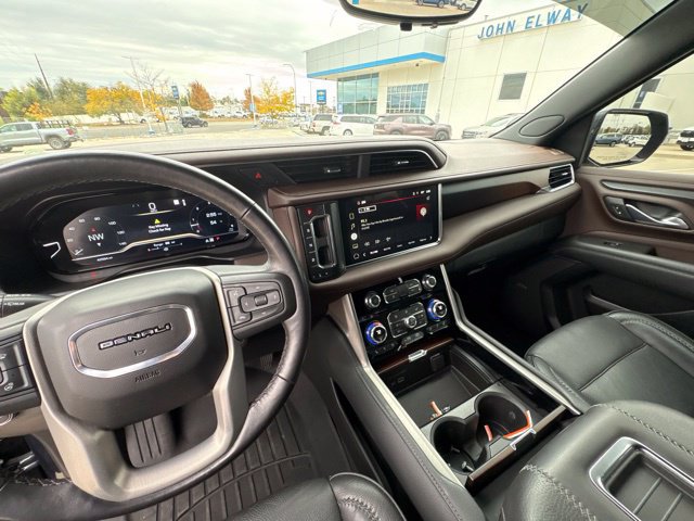 Used 2022 GMC Yukon Denali w/ Denali Premium Package AWD/4WD image 14