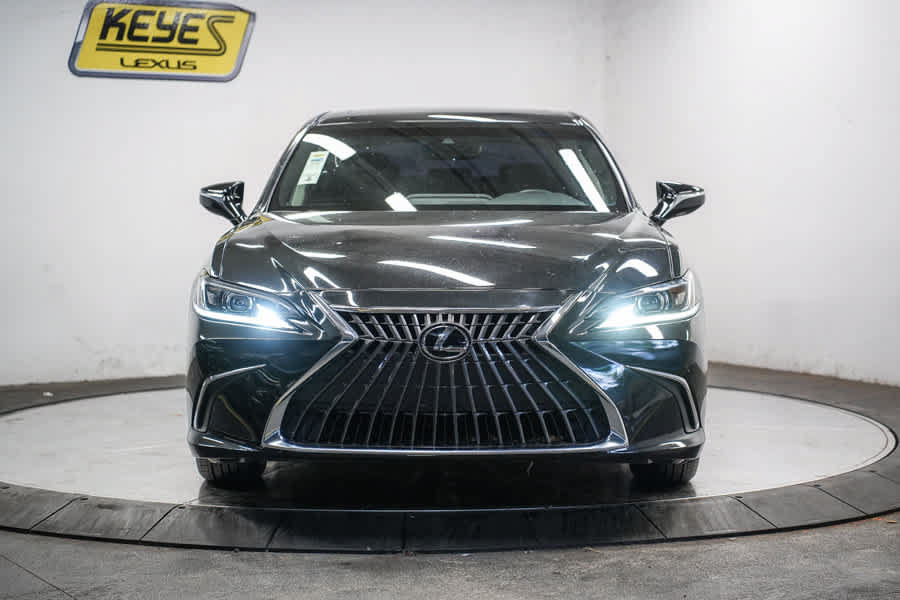 Used 2024 Lexus ES 350 w/ Accessory Package (Z2) FWD image 9